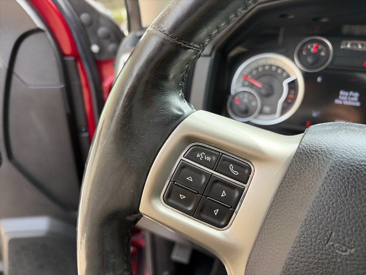 RAM 1500 Laramie Crew Cab SWB 4WD 2015