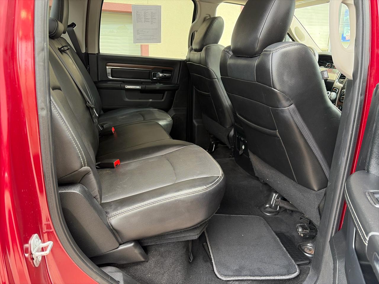 RAM 1500 Laramie Crew Cab SWB 4WD 2015