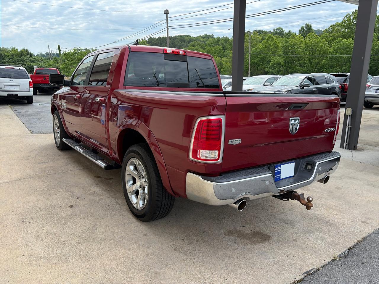RAM 1500 Laramie Crew Cab SWB 4WD 2015