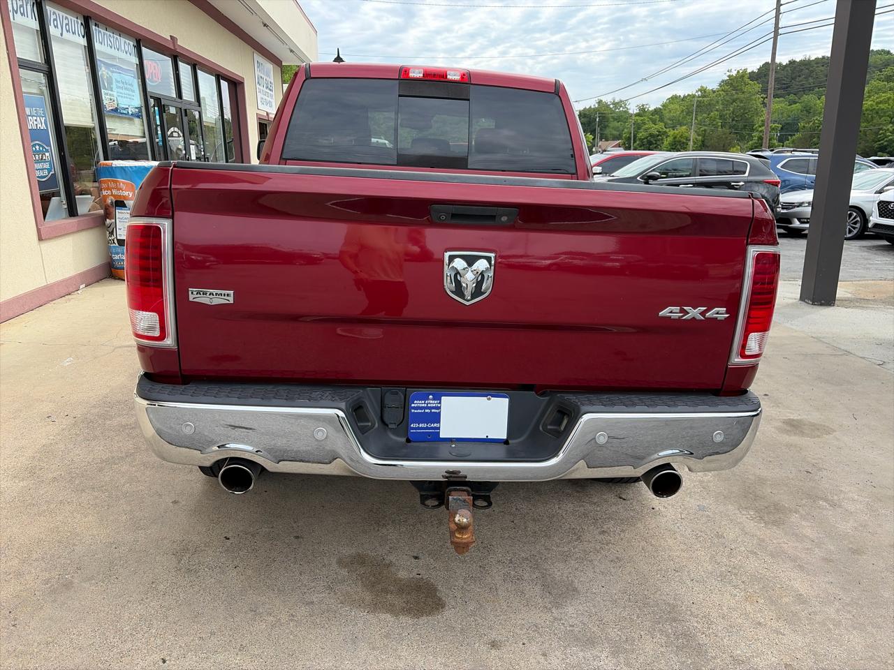RAM 1500 Laramie Crew Cab SWB 4WD 2015