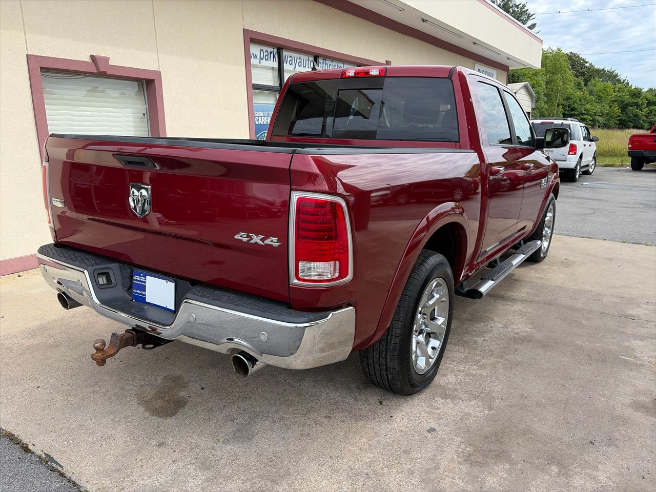 RAM 1500 Laramie Crew Cab SWB 4WD 2015