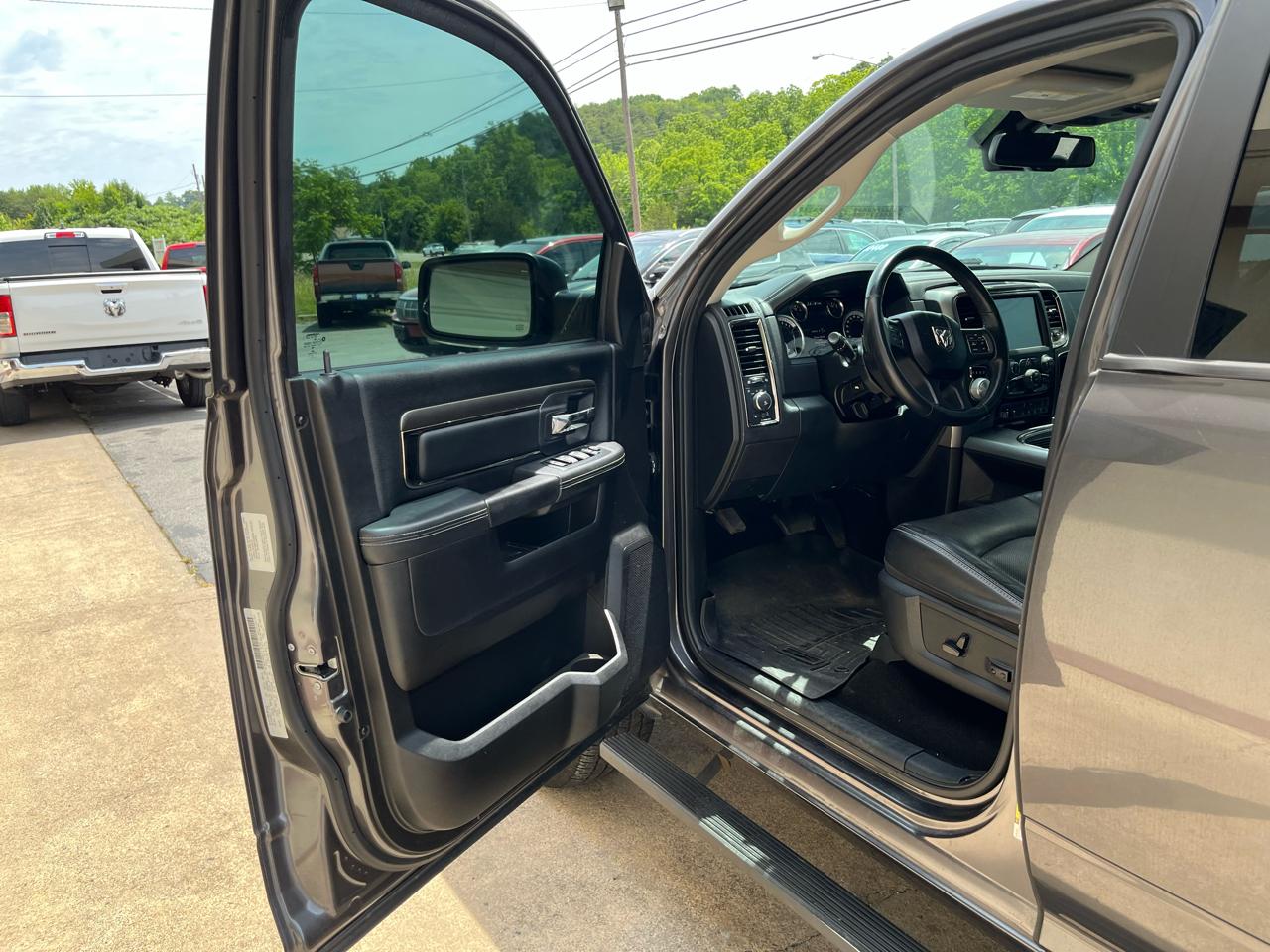 RAM 1500 Sport Crew Cab SWB 2WD 2016