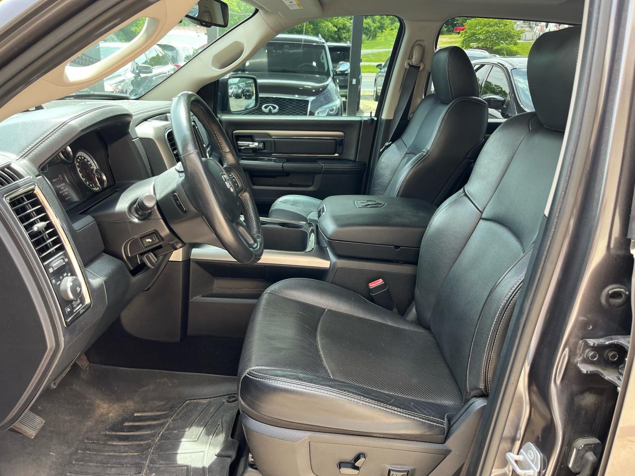 RAM 1500 Sport Crew Cab SWB 2WD 2016