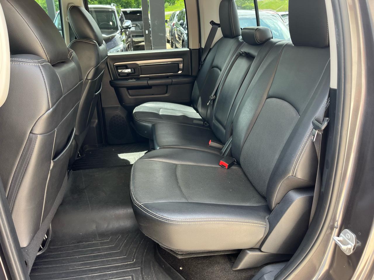 RAM 1500 Sport Crew Cab SWB 2WD 2016