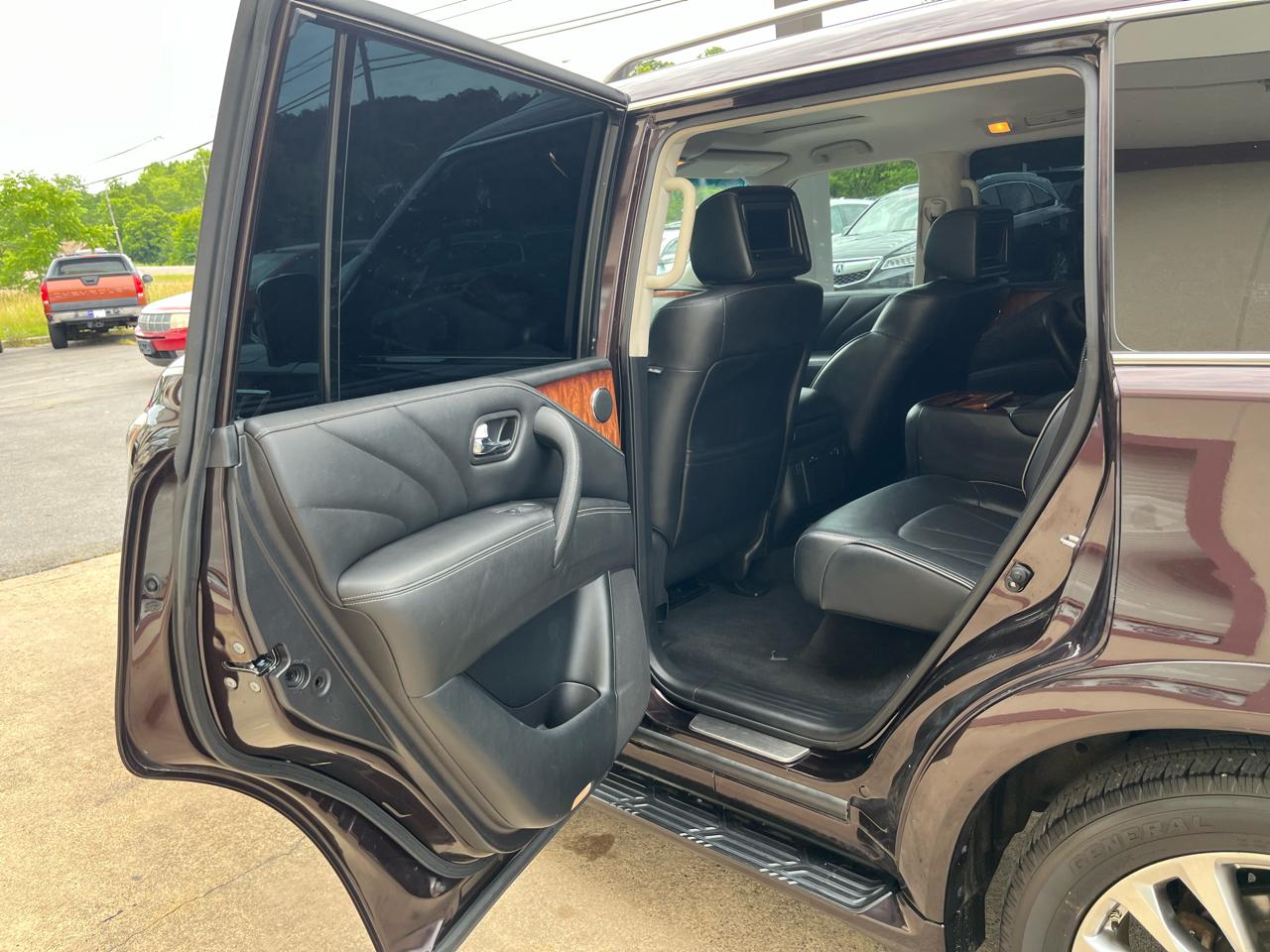 Infiniti QX80 4WD 2015