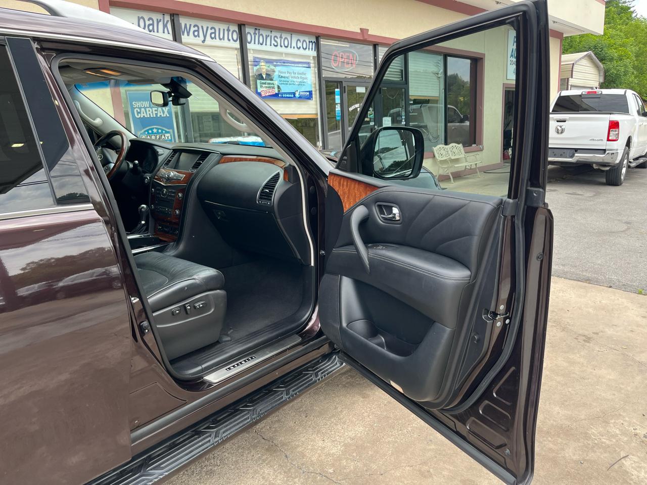Infiniti QX80 4WD 2015