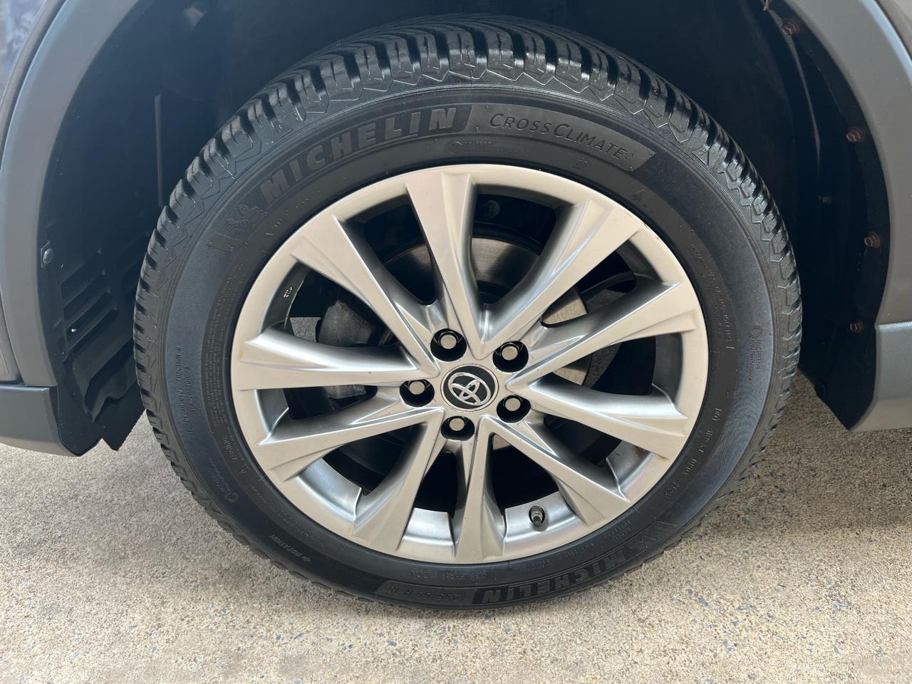Toyota RAV4 Limited AWD 2018