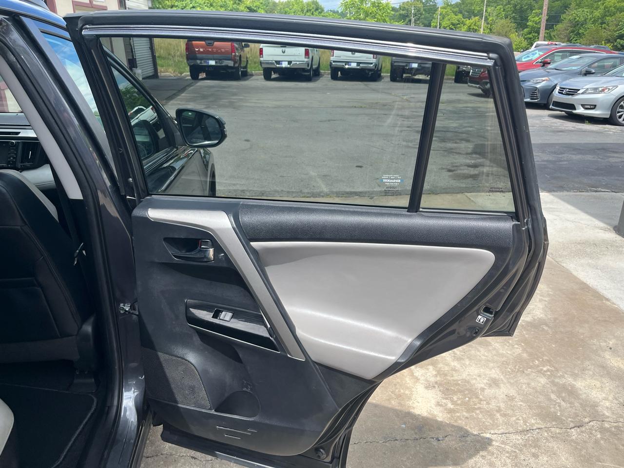 Toyota RAV4 Limited AWD 2018