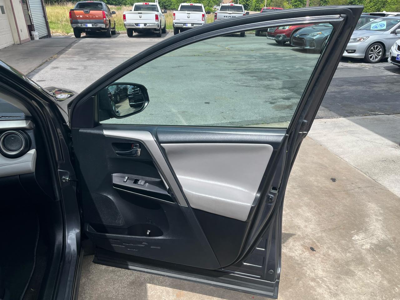 Toyota RAV4 Limited AWD 2018