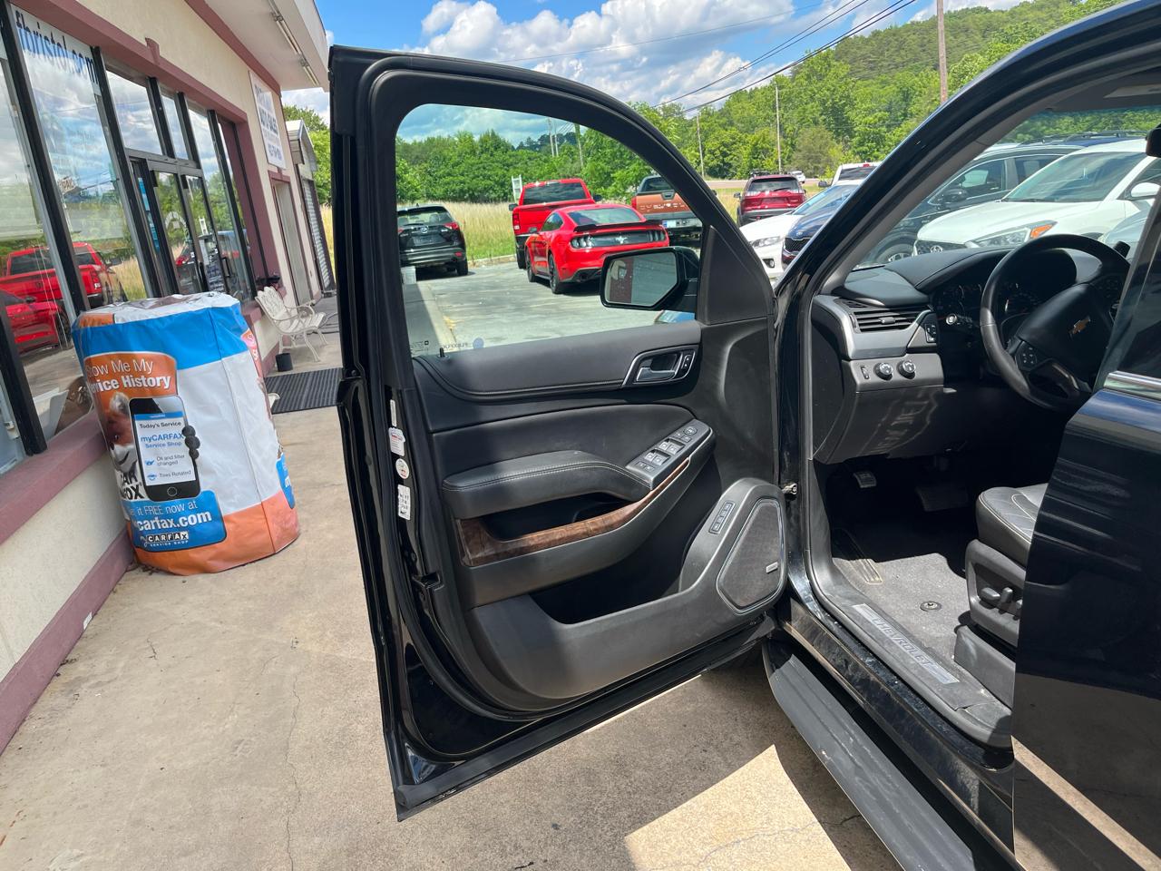 Chevrolet Suburban LT 4WD 2019