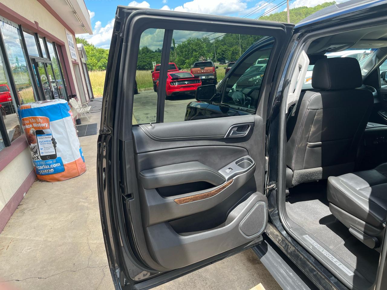 Chevrolet Suburban LT 4WD 2019