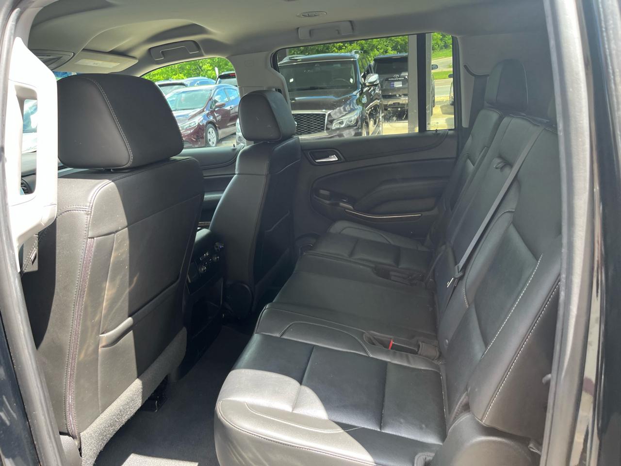Chevrolet Suburban LT 4WD 2019