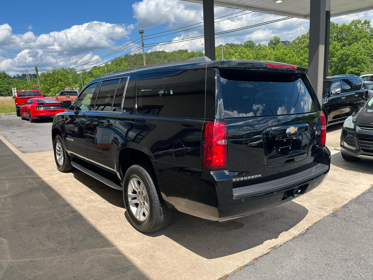Chevrolet Suburban LT 4WD 2019