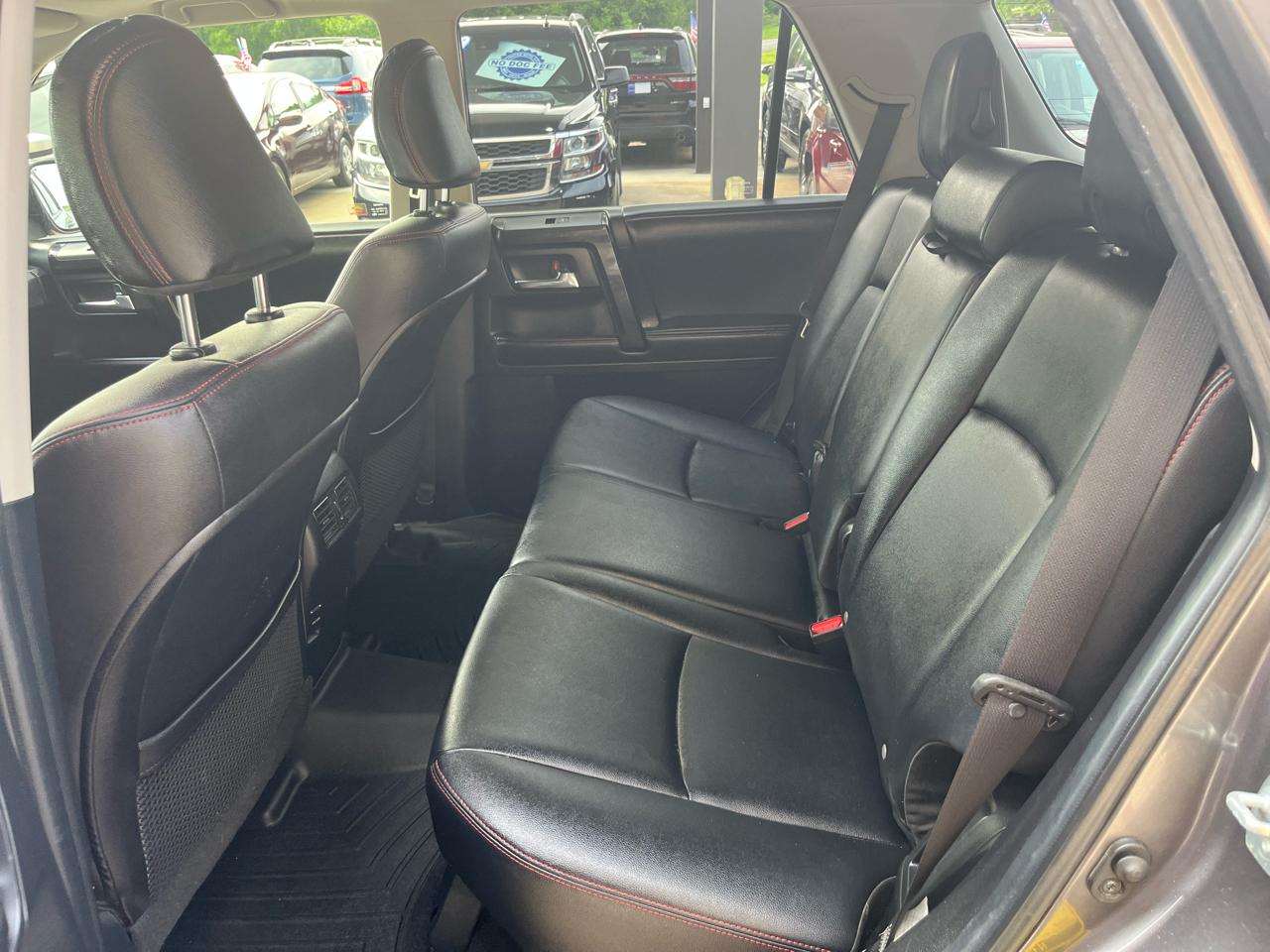 Toyota 4Runner SR5 4WD 2016