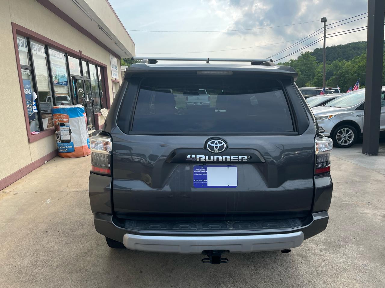 Toyota 4Runner SR5 4WD 2016