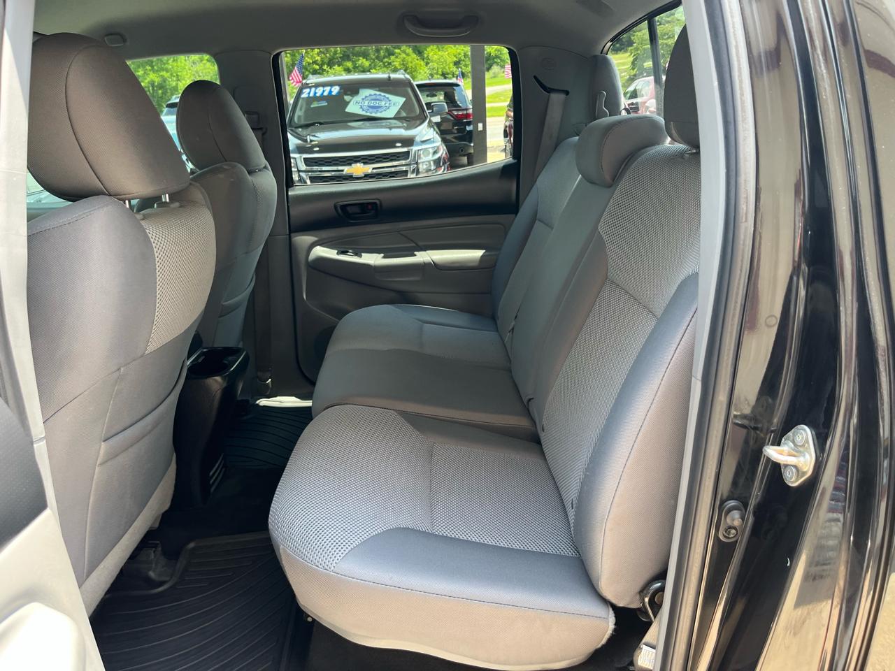 Toyota Tacoma Double Cab V6 6MT 4WD 2015