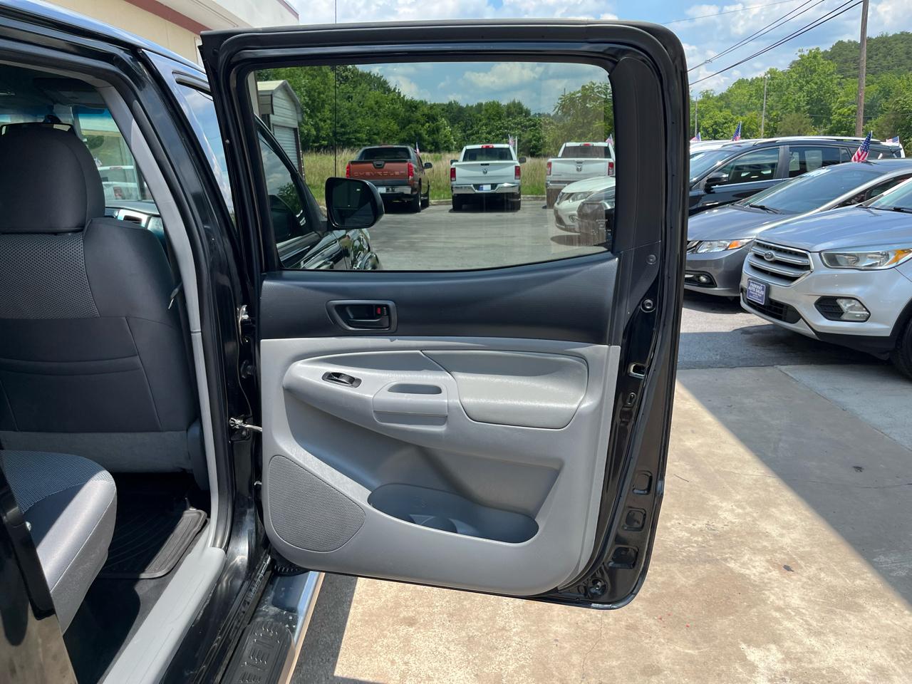 Toyota Tacoma Double Cab V6 6MT 4WD 2015