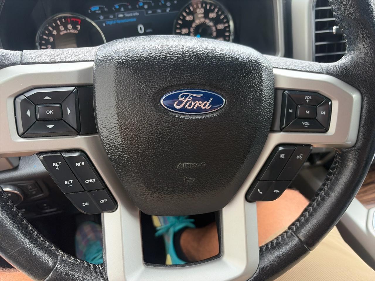 Ford F-150 4WD SuperCrew 139" Lariat 2019