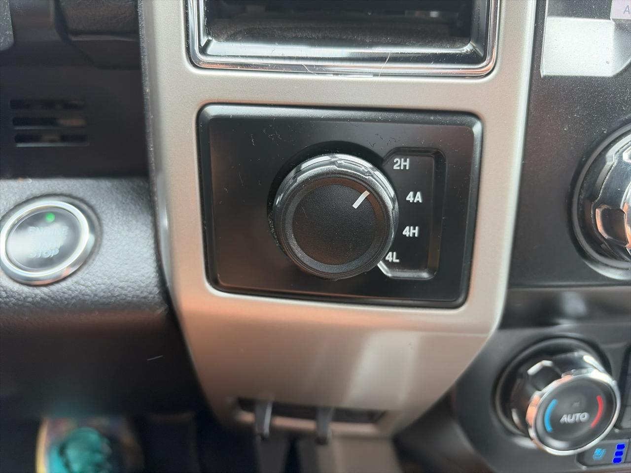 Ford F-150 4WD SuperCrew 139" Lariat 2019