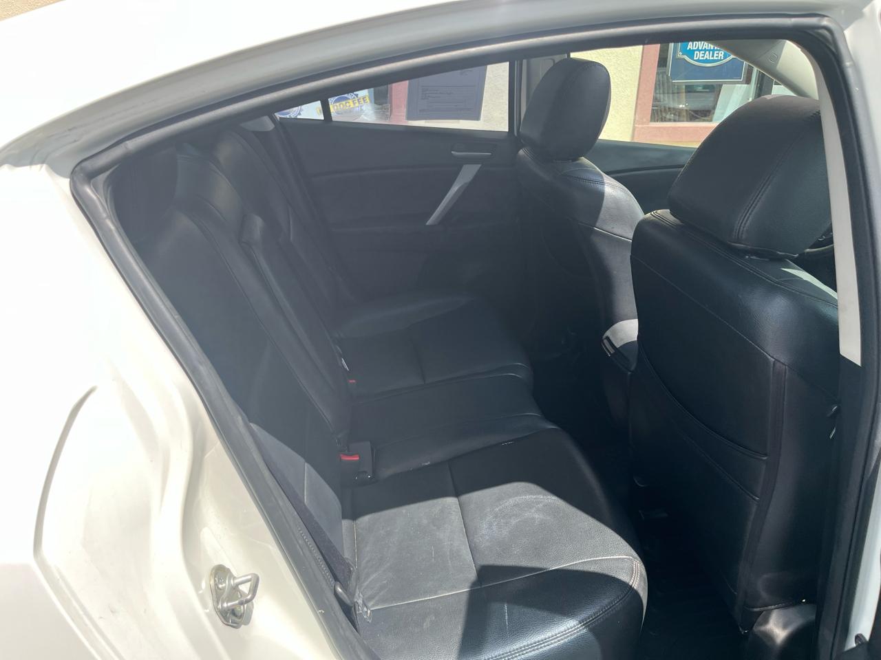 Mazda MAZDA3 i Touring 4-door 2012