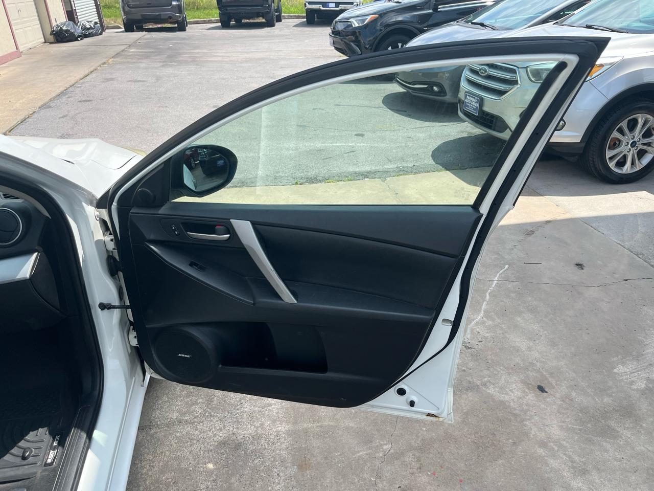 Mazda MAZDA3 i Touring 4-door 2012