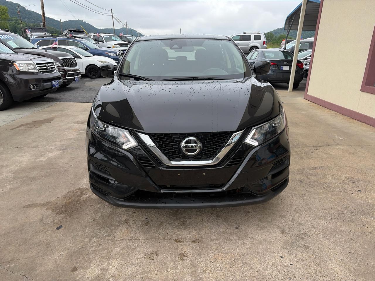 Nissan Rogue Sport  2021