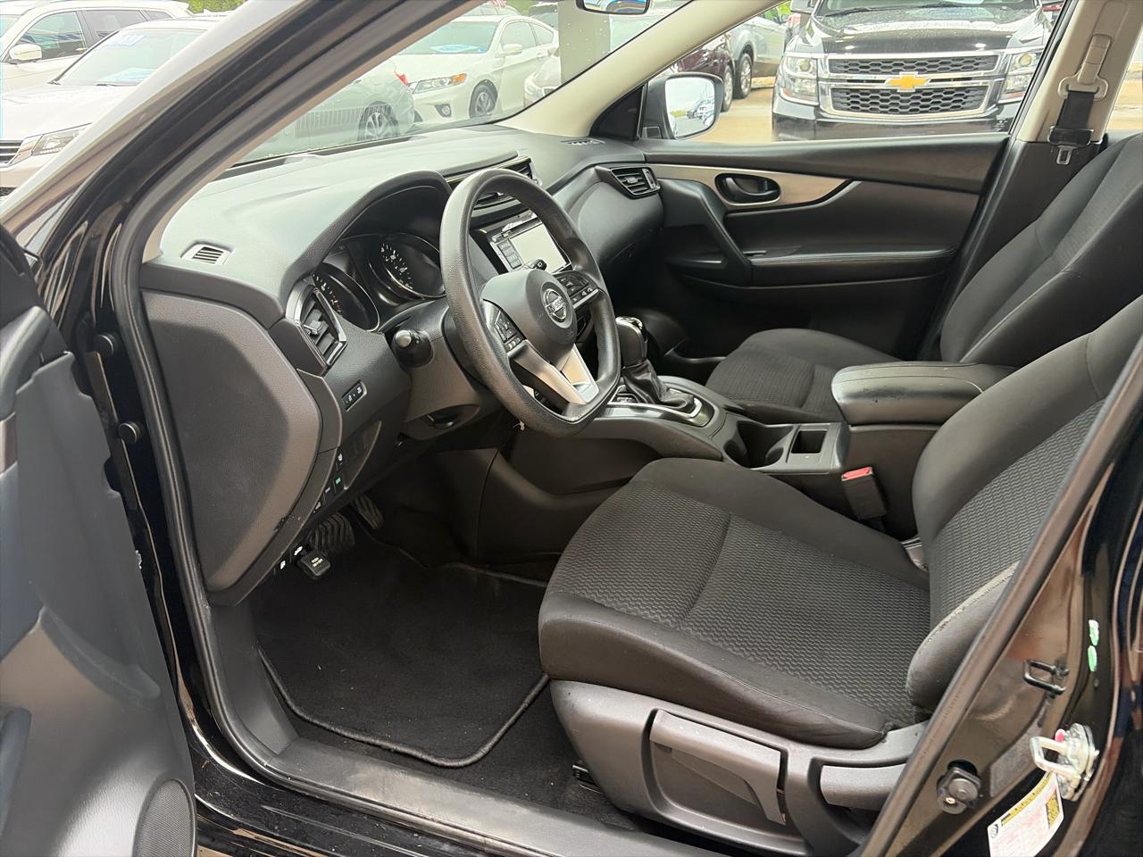 Nissan Rogue Sport  2021