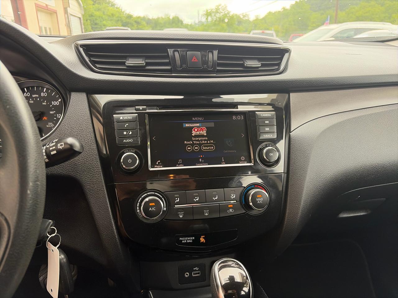 Nissan Rogue Sport  2021