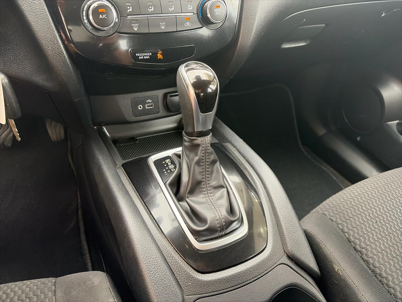 Nissan Rogue Sport  2021