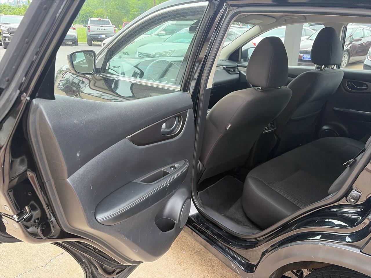 Nissan Rogue Sport  2021