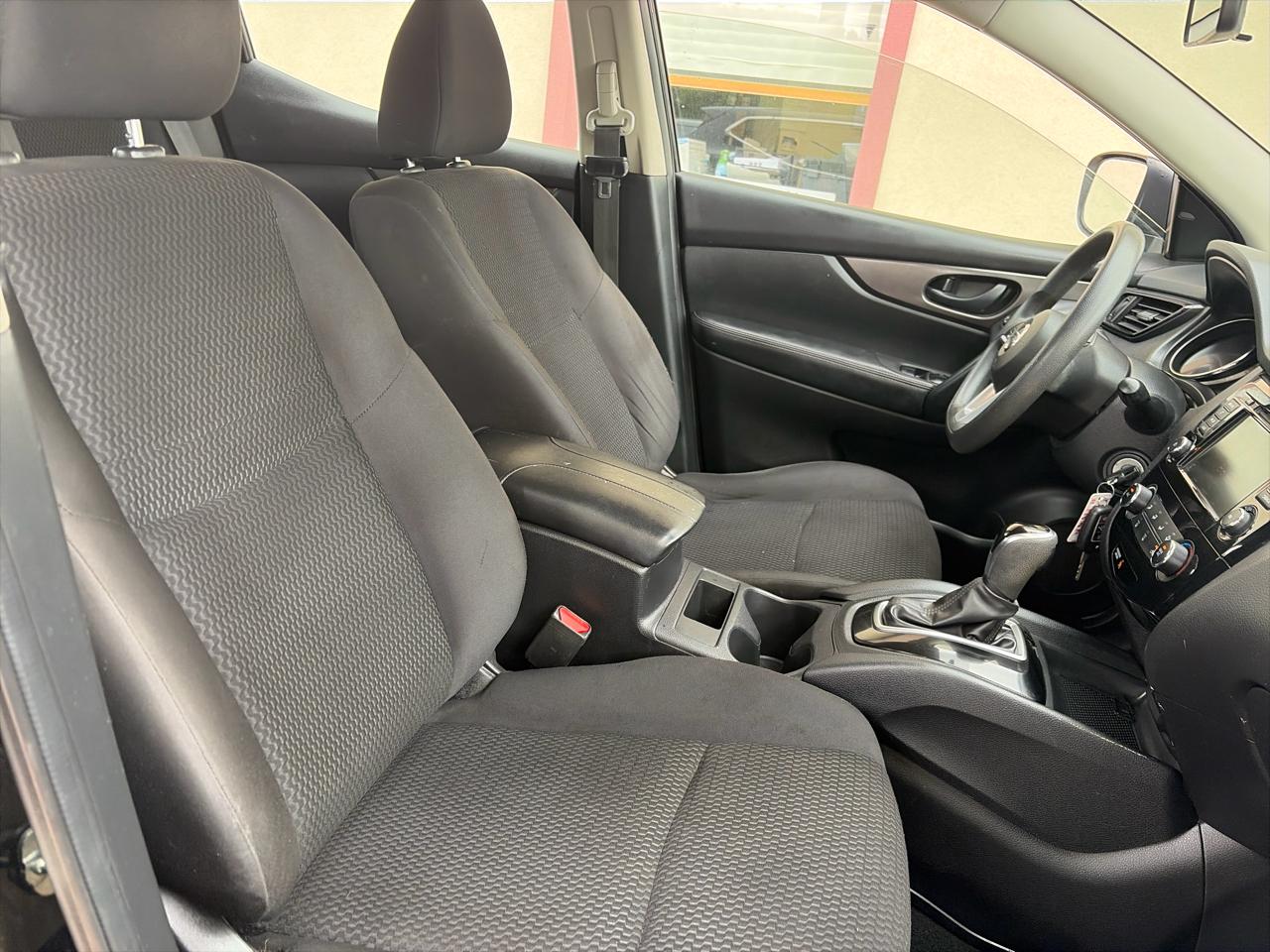 Nissan Rogue Sport  2021