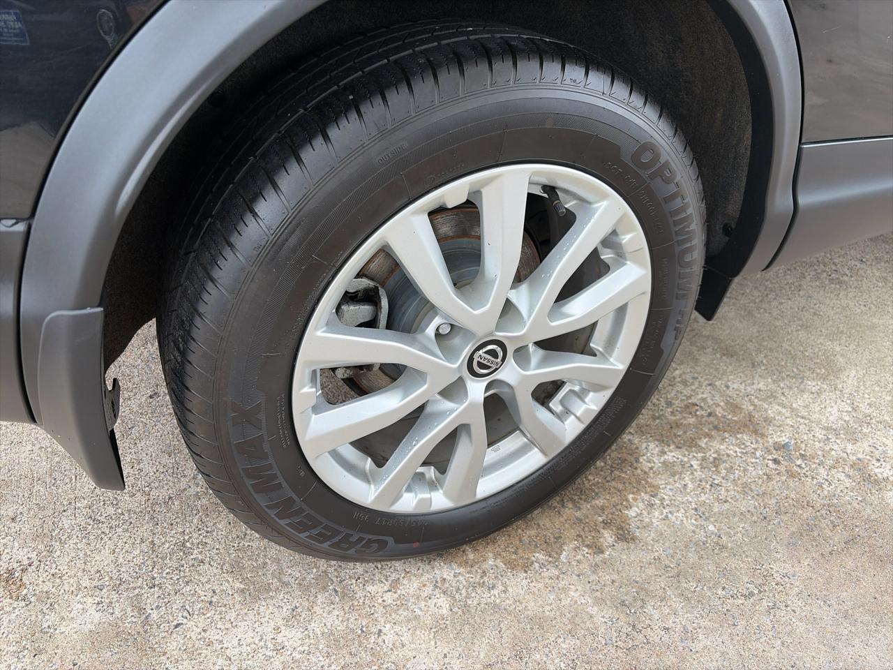 Nissan Rogue Sport  2021