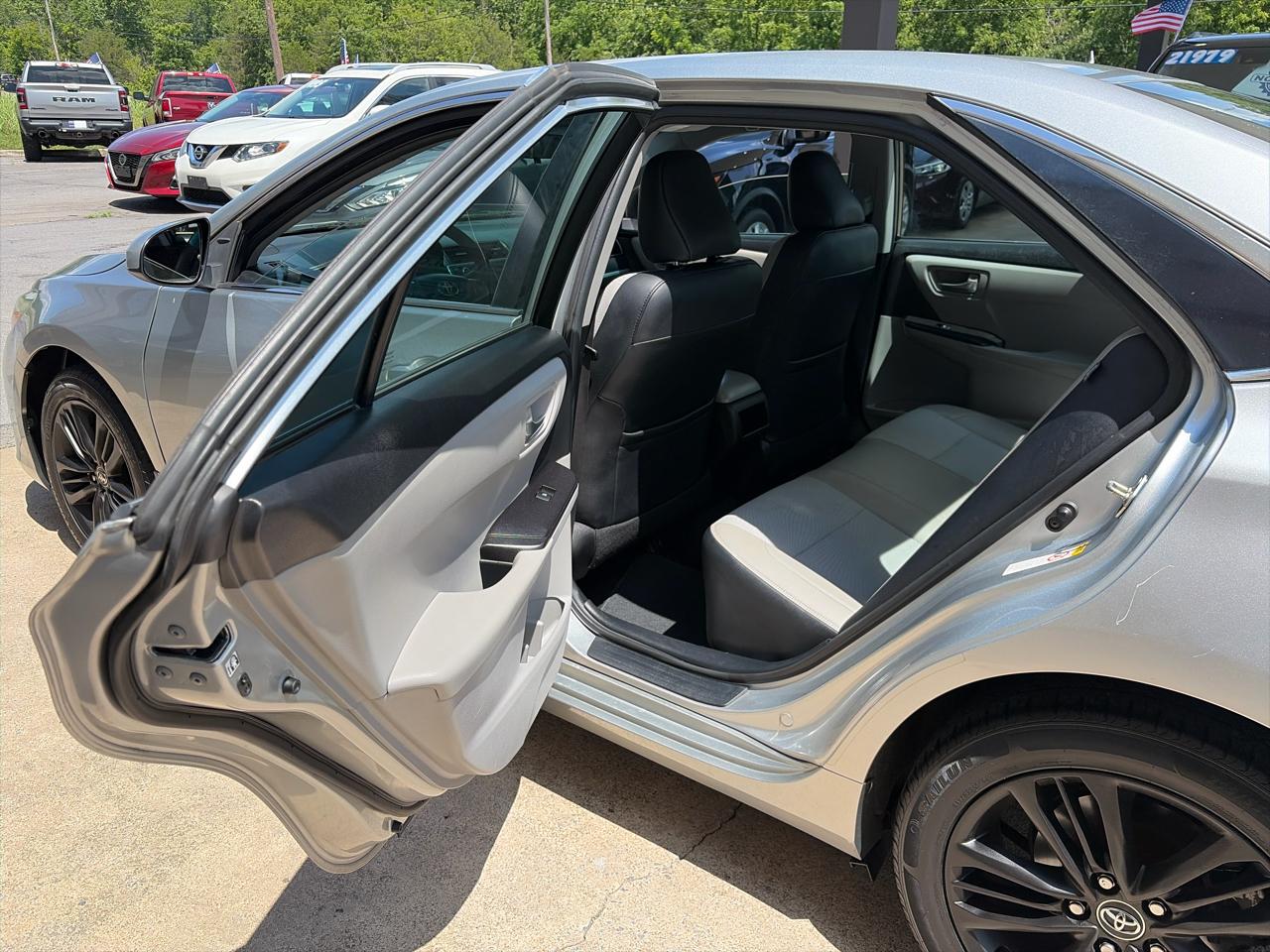 Toyota Camry  2016