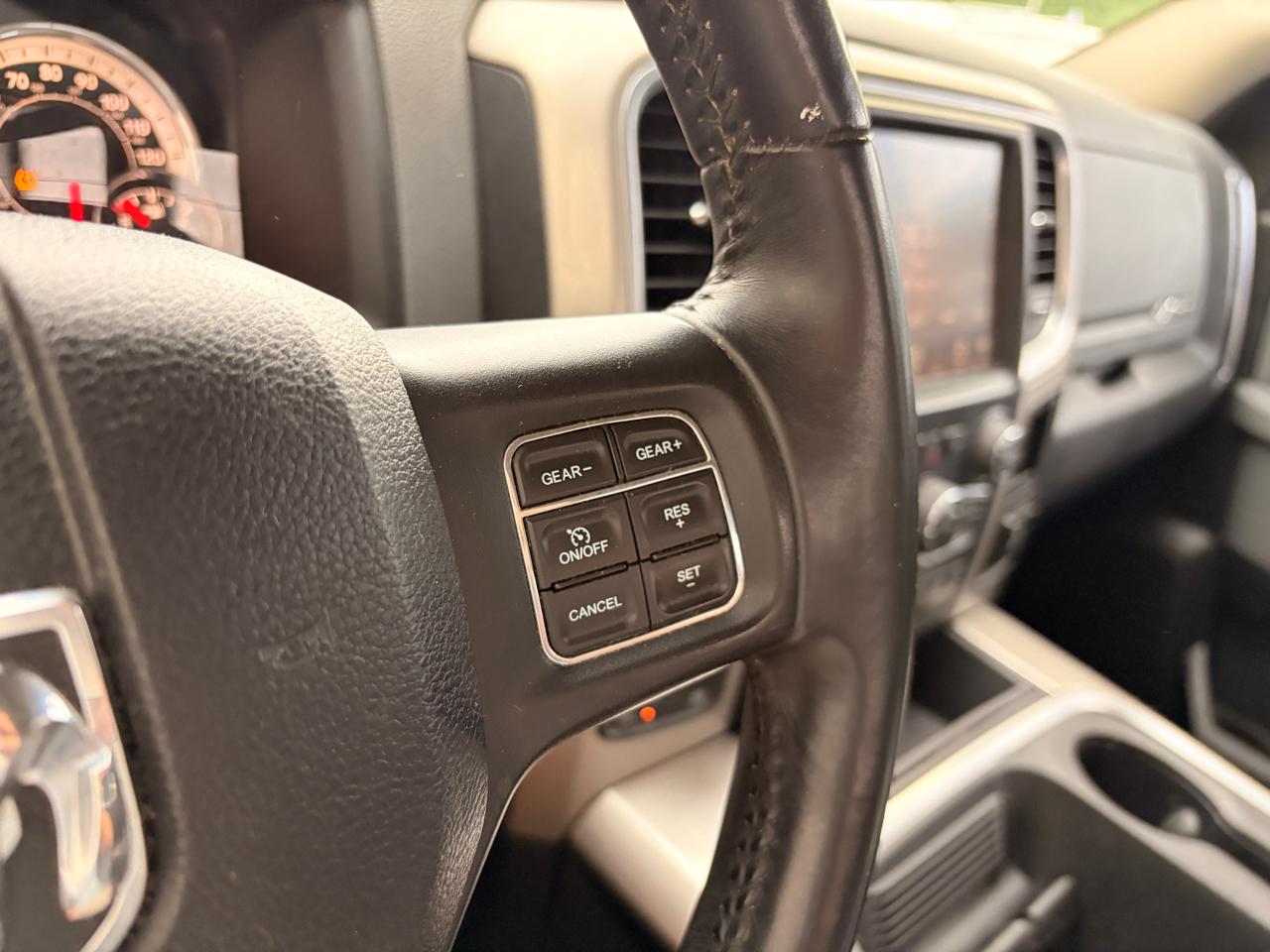 RAM 1500 SLT Crew Cab SWB 4WD 2016
