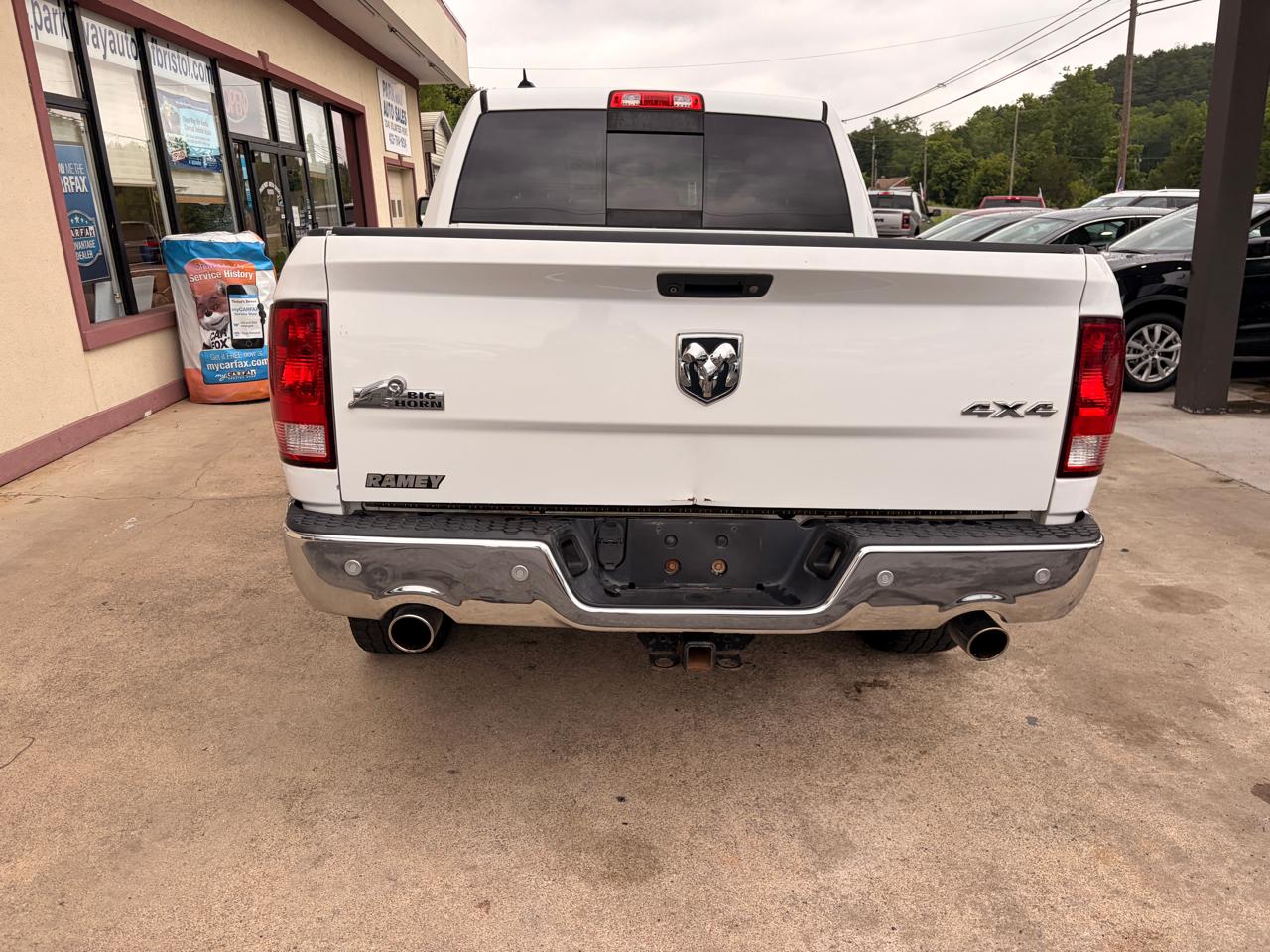 RAM 1500 SLT Crew Cab SWB 4WD 2016