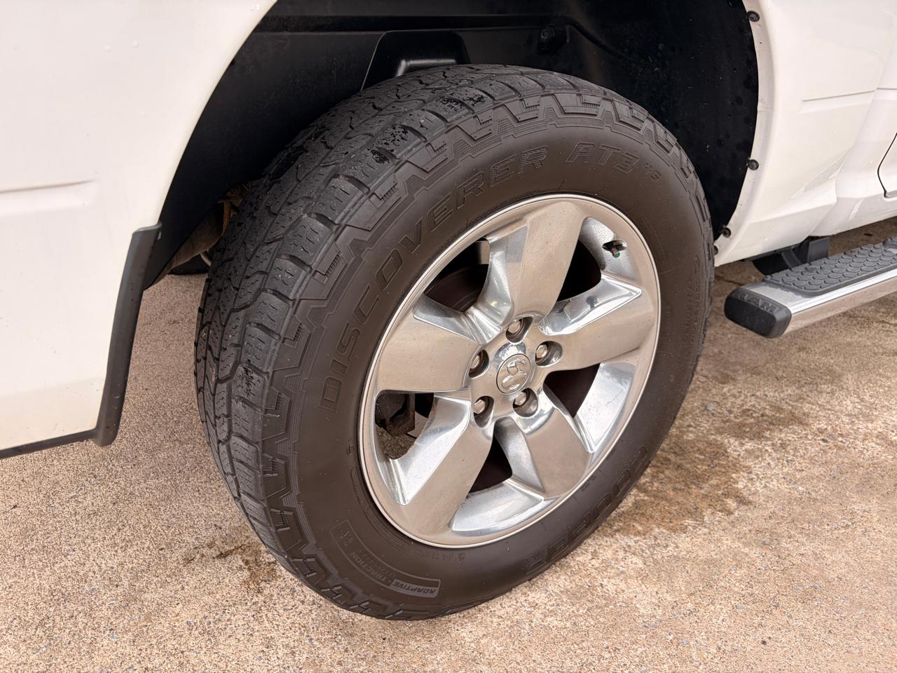 RAM 1500 SLT Crew Cab SWB 4WD 2016