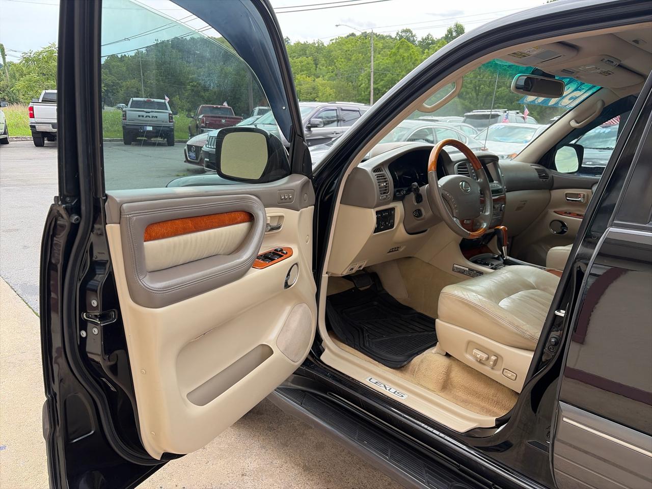 Lexus LX 470 Sport Utility 2006