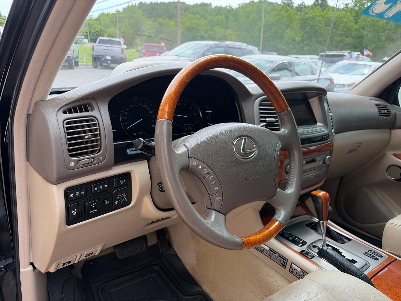 Lexus LX 470 Sport Utility 2006