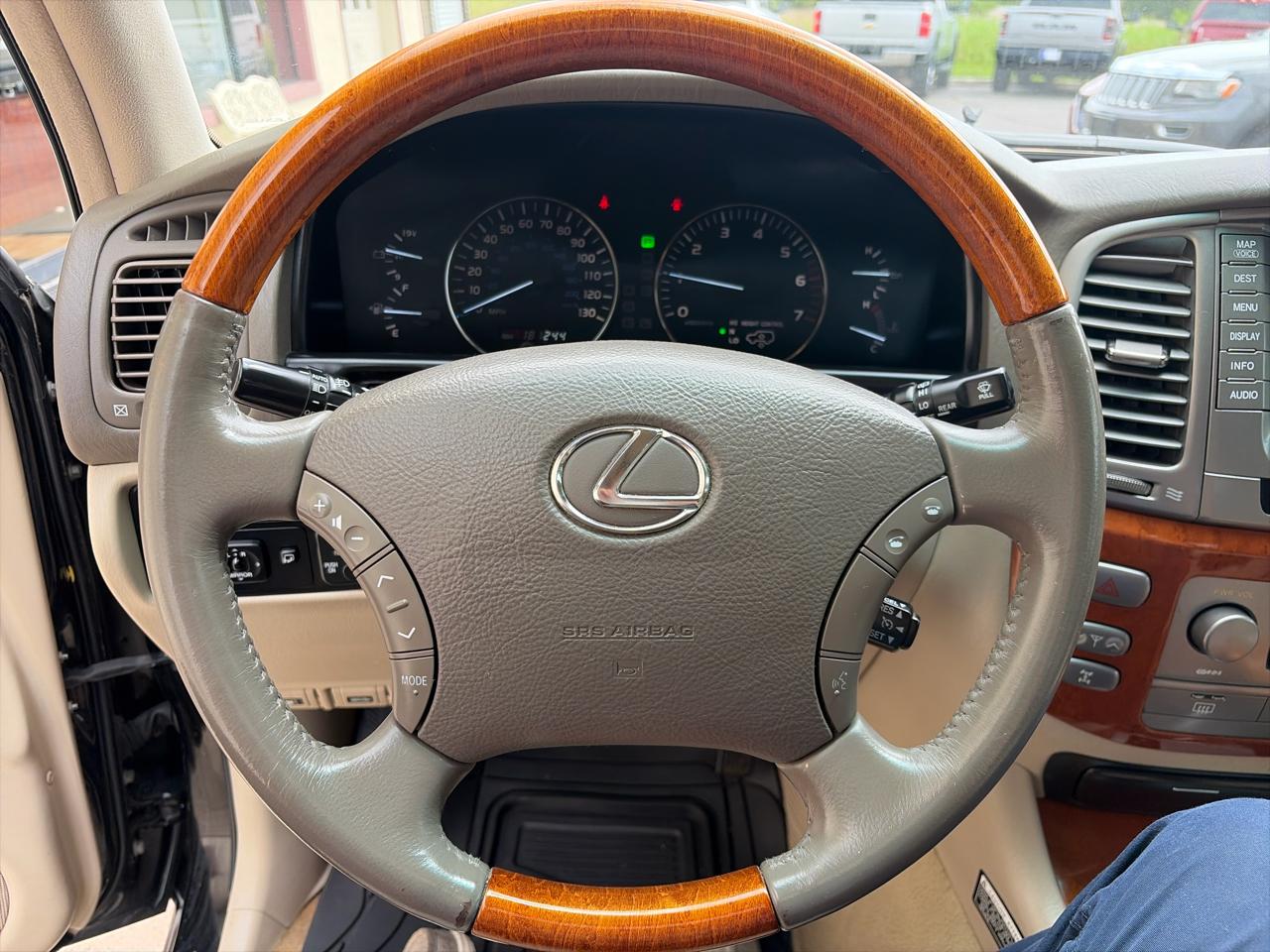 Lexus LX 470 Sport Utility 2006