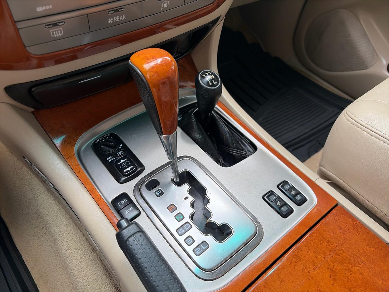 Lexus LX 470 Sport Utility 2006