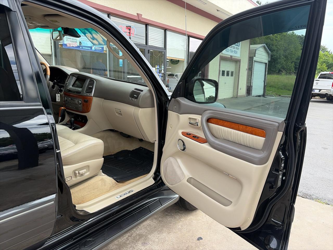 Lexus LX 470 Sport Utility 2006