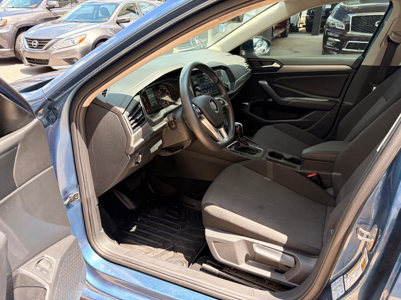 Volkswagen Jetta 1.4T S 8A 2021