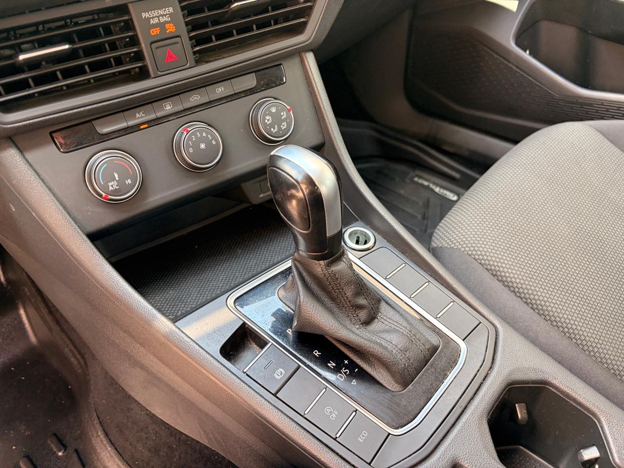 Volkswagen Jetta 1.4T S 8A 2021