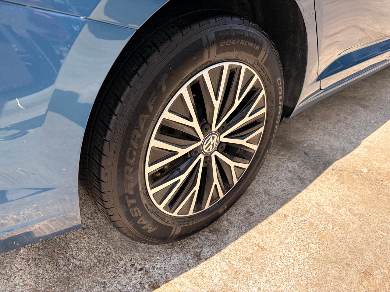 Volkswagen Jetta 1.4T S 8A 2021