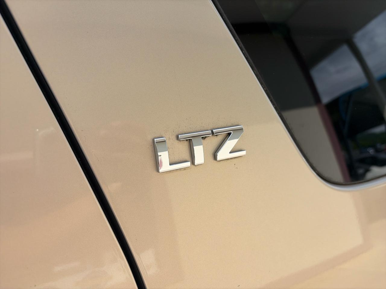 Chevrolet Tahoe LTZ 4WD 2011