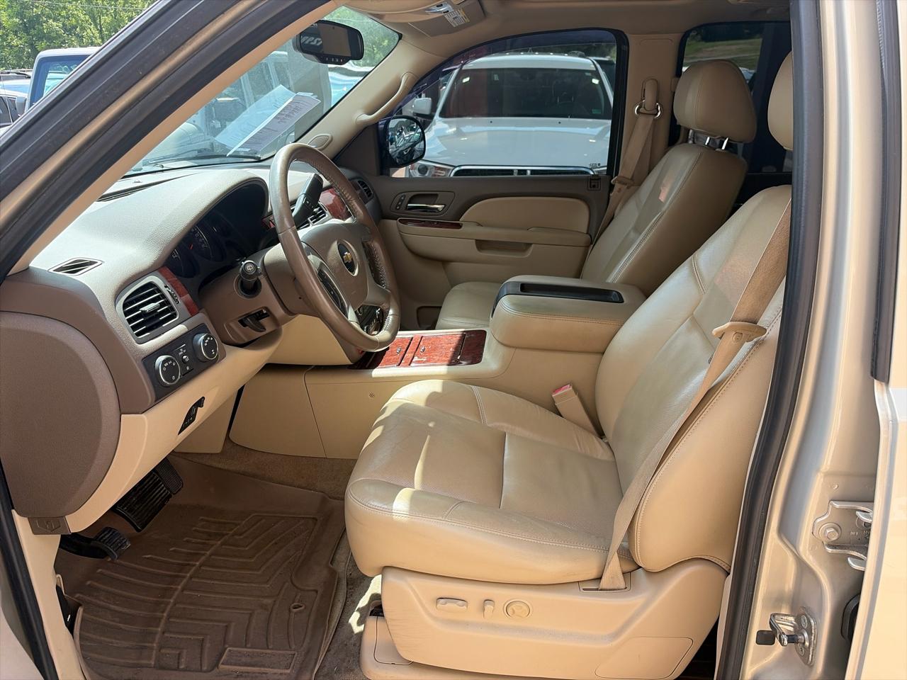 Chevrolet Tahoe LTZ 4WD 2011
