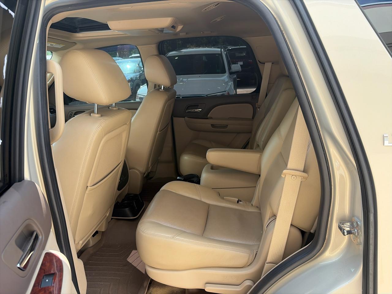 Chevrolet Tahoe LTZ 4WD 2011