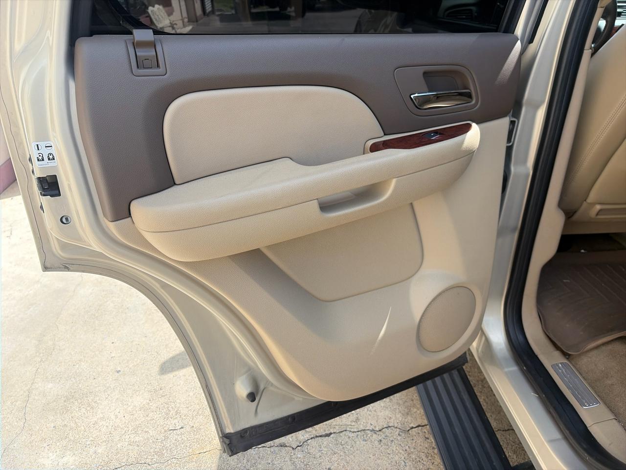 Chevrolet Tahoe LTZ 4WD 2011