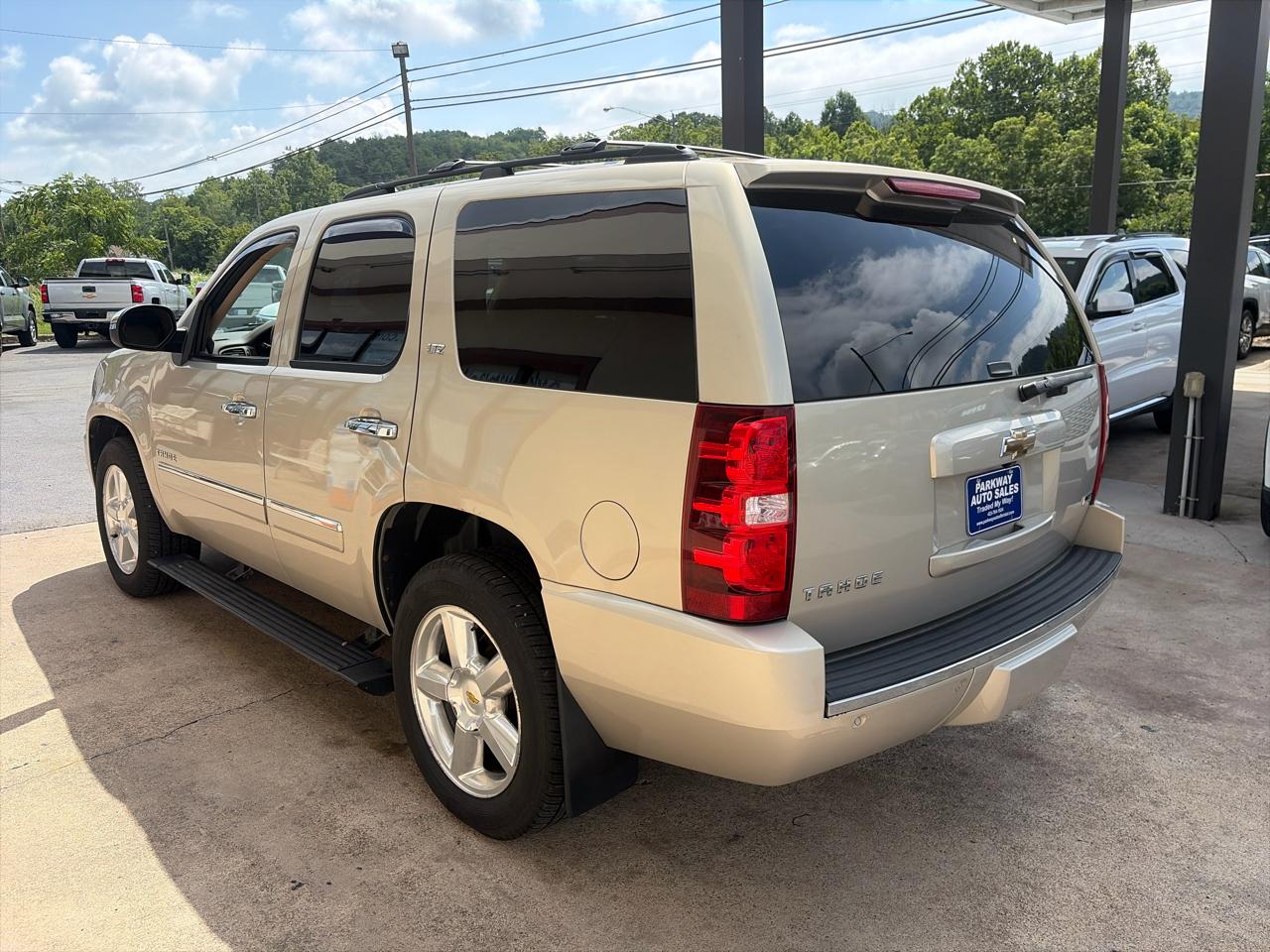Chevrolet Tahoe LTZ 4WD 2011