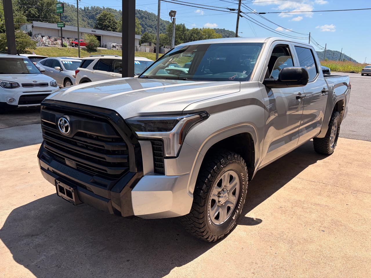 Toyota Tundra SR CrewMax 4WD 2023